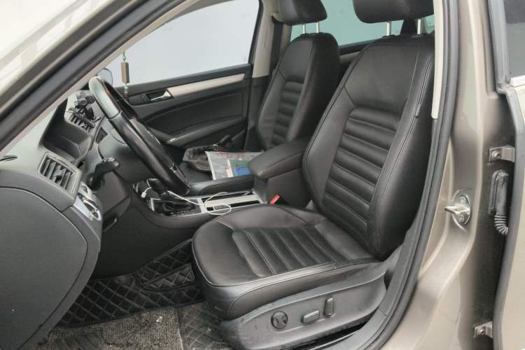Used Volkswagen Passat 2014 1.8TSI DSG Prestige Edition Left Front Seat