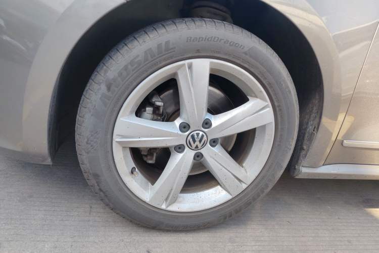 Used Volkswagen Passat 2014 1.8TSI DSG Prestige Edition Left Front Wheel Hub
