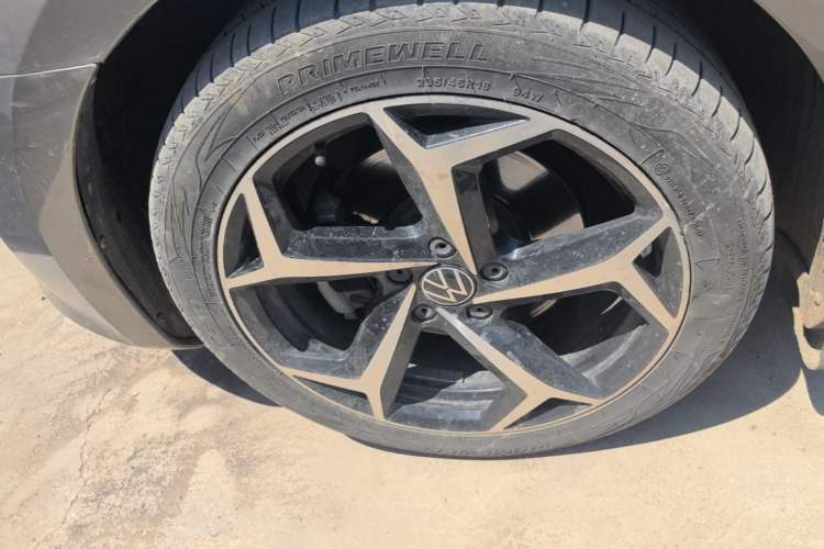 Used Volkswagen Passat 2014 1.8TSI DSG Prestige Edition Left Front Wheel Hub