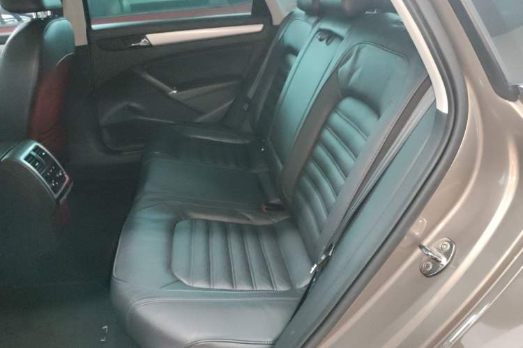 Used Volkswagen Passat 2014 1.8TSI DSG Prestige Edition Left Rear Seat