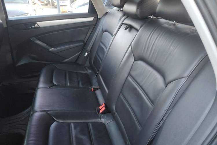 Used Volkswagen Passat 2014 1.8TSI DSG Prestige Edition Left Rear Seat