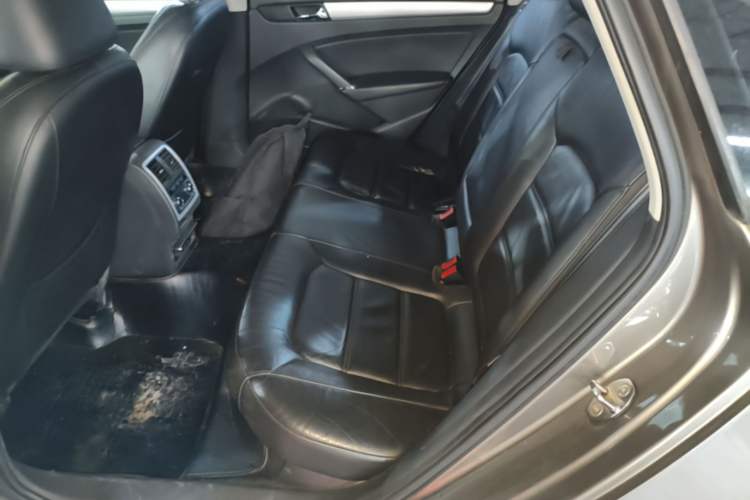 Used Volkswagen Passat 2014 1.8TSI DSG Prestige Edition Left Rear Seat