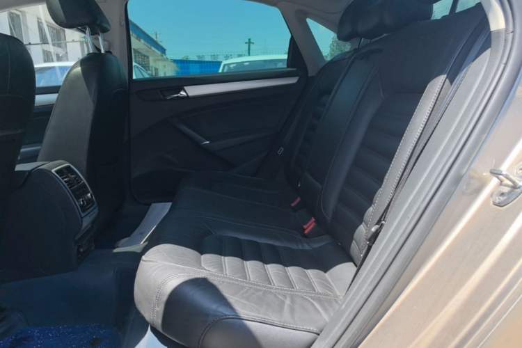 Used Volkswagen Passat 2014 1.8TSI DSG Prestige Edition Left Rear Seat