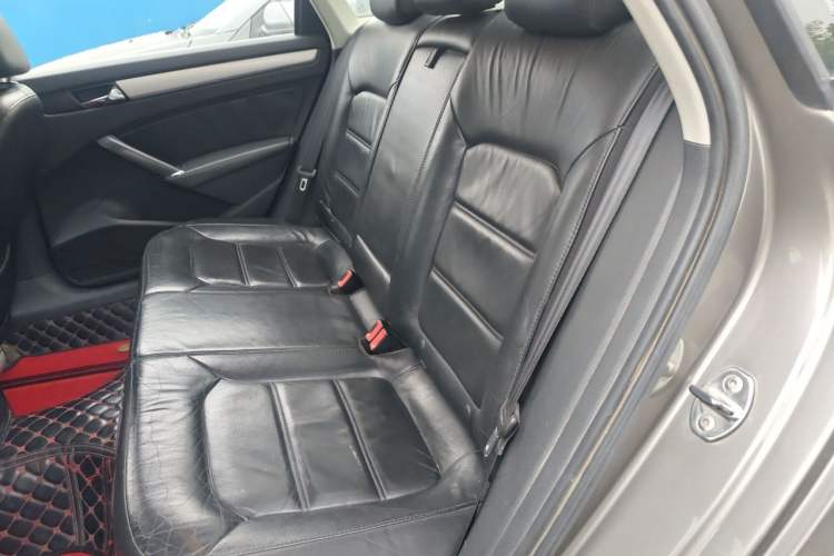 Used Volkswagen Passat 2014 1.8TSI DSG Prestige Navigation Edition Left Rear Seat