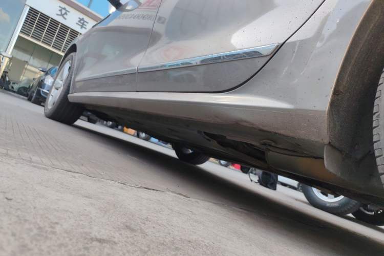 Used Volkswagen Passat 2014 1.8TSI DSG Prestige Edition Left Side Sill