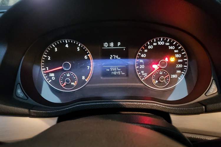 Used Volkswagen Passat 2014 1.8TSI DSG Prestige Edition Odometer Close Up