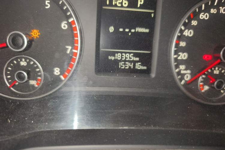 Used Volkswagen Passat 2014 1.8TSI DSG Prestige Edition Odometer Close Up