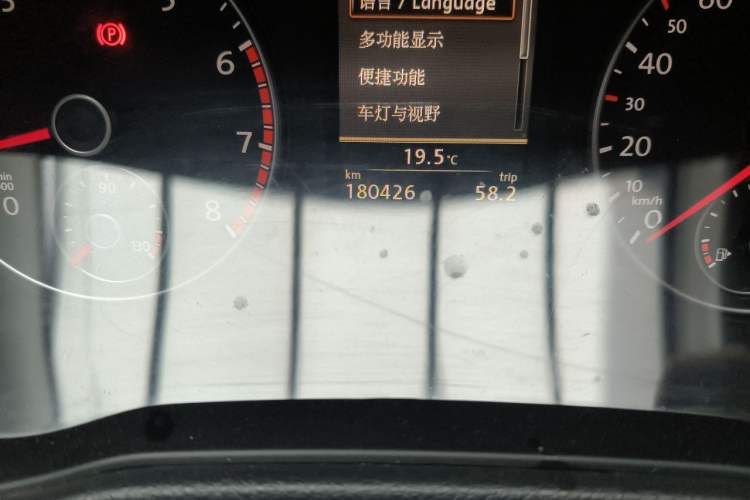 Used Volkswagen Passat 2014 1.8TSI DSG Prestige Edition Odometer Close Up