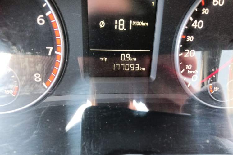 Used Volkswagen Passat 2014 1.8TSI DSG Prestige Edition Odometer Close Up