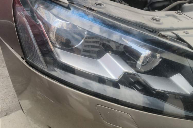 Used Volkswagen Passat 2014 1.8TSI DSG Prestige Navigation Edition Right Front Headlight