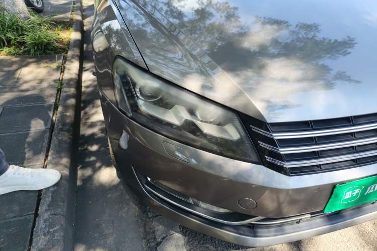 Used Volkswagen Passat 2014 1.8TSI DSG Prestige Navigation Edition Right Front Headlight
