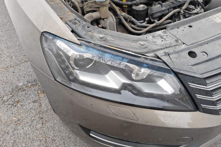 Used Volkswagen Passat 2014 1.8TSI DSG Prestige Edition Right Front Headlight