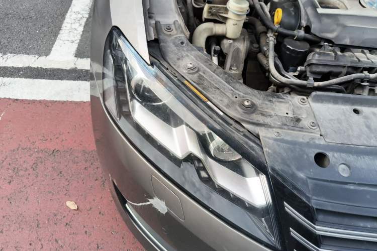 Used Volkswagen Passat 2014 1.8TSI DSG Prestige Edition Right Front Headlight