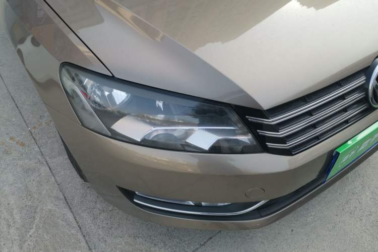Used Volkswagen Passat 2014 1.8TSI DSG Prestige Edition Right Front Headlight