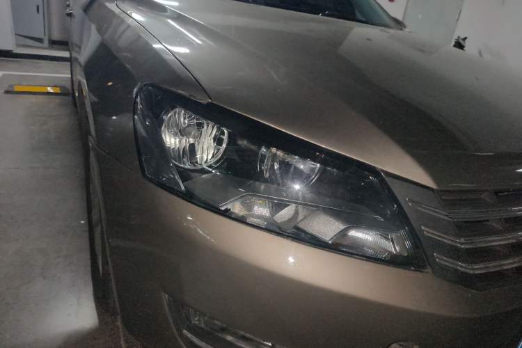 Used Volkswagen Passat 2014 1.8TSI DSG Prestige Edition Right Front Headlight