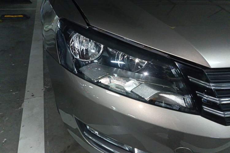 Used Volkswagen Passat 2014 1.8TSI DSG Prestige Edition Right Front Headlight