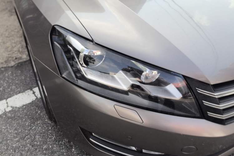 Used Volkswagen Passat 2014 1.8TSI DSG Prestige Edition Right Front Headlight
