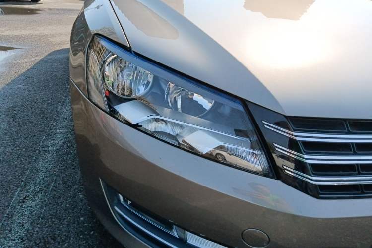 Used Volkswagen Passat 2014 1.8TSI DSG Prestige Edition Right Front Headlight
