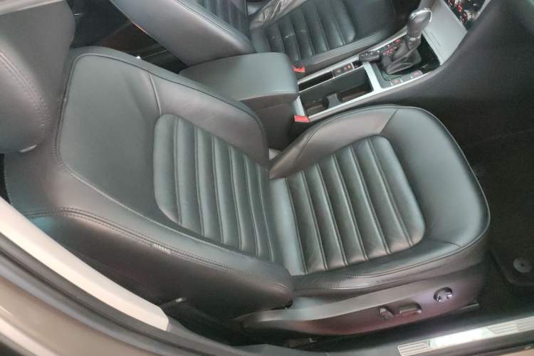 Used Volkswagen Passat 2014 1.8TSI DSG Prestige Edition Right Front Seat