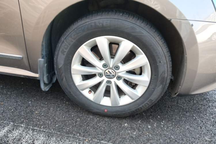 Used Volkswagen Passat 2014 1.8TSI DSG Prestige Edition Right Front Wheel Hub