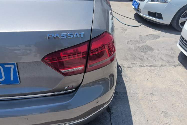 Used Volkswagen Passat 2014 1.8TSI DSG Prestige Edition Right Rear Taillight
