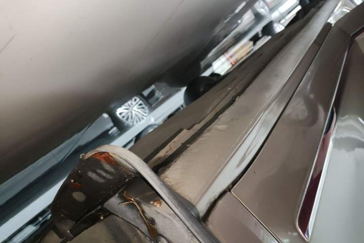 Used Volkswagen Passat 2014 1.8TSI DSG Prestige Edition Right Side Sill