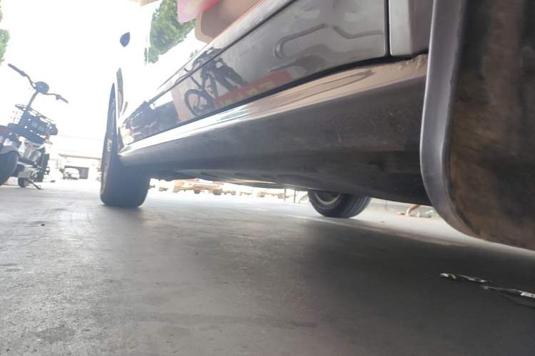 Used Volkswagen Passat 2014 1.8TSI DSG Prestige Edition Right Side Sill