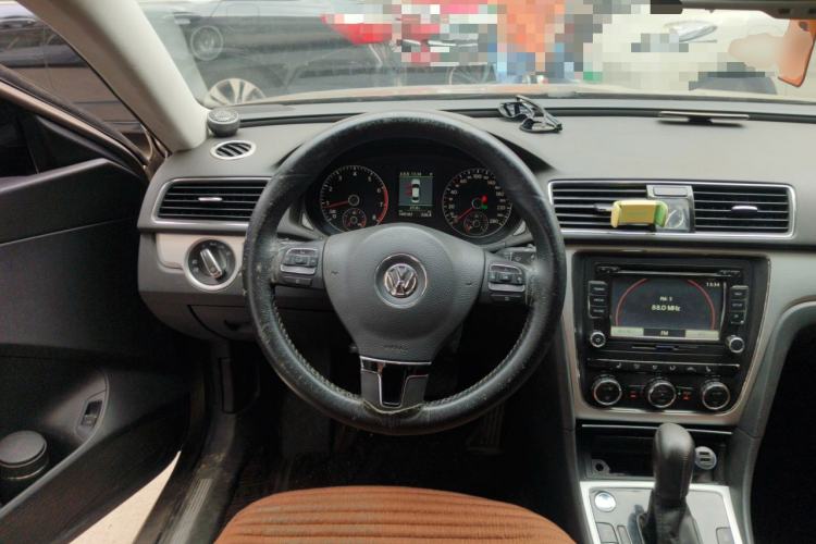 Used Volkswagen Passat 2014 1.8TSI DSG Prestige Navigation Edition Steering Wheel