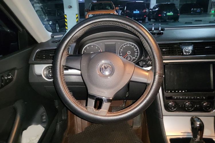Used Volkswagen Passat 2014 1.8TSI DSG Prestige Edition Steering Wheel