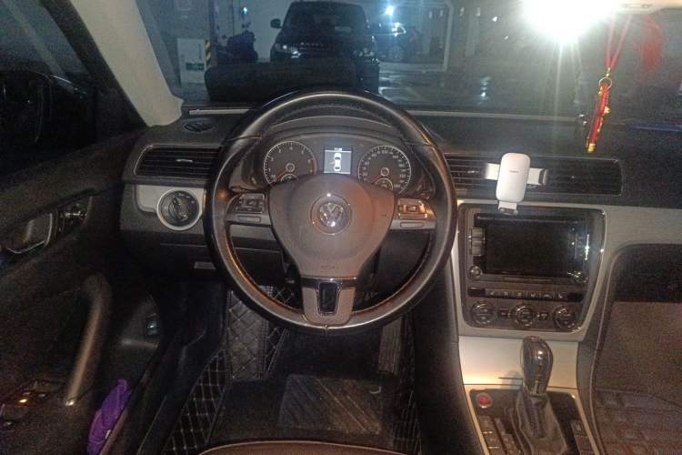 Used Volkswagen Passat 2014 1.8TSI DSG Prestige Edition Steering Wheel