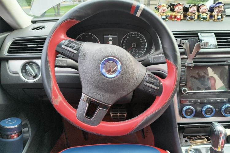 Used Volkswagen Passat 2014 1.8TSI DSG Prestige Edition Steering Wheel