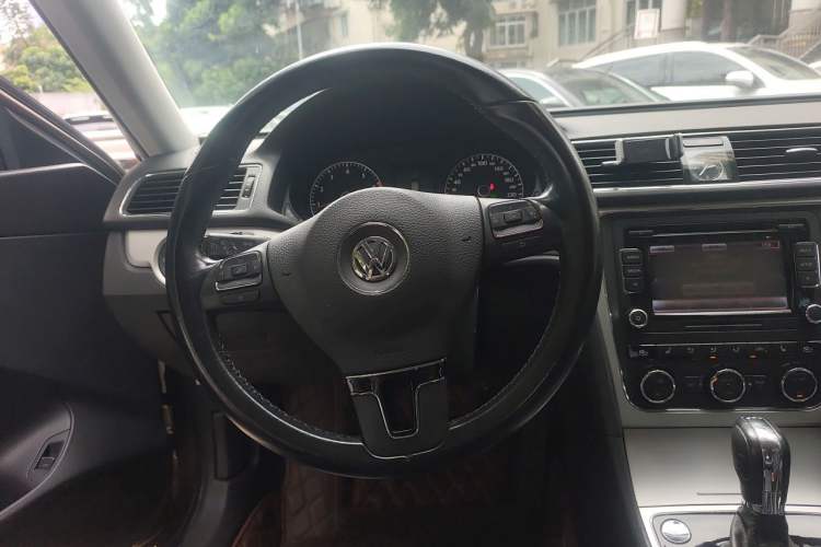 Used Volkswagen Passat 2014 1.8TSI DSG Prestige Edition Steering Wheel