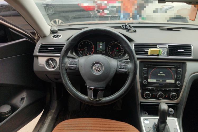 Used Volkswagen Passat 2014 1.8TSI DSG Prestige Navigation Edition Steering Wheel