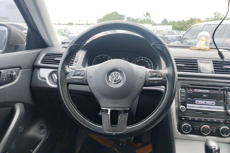 Used Volkswagen Passat 2014 1.8TSI DSG Prestige Edition Steering Wheel
