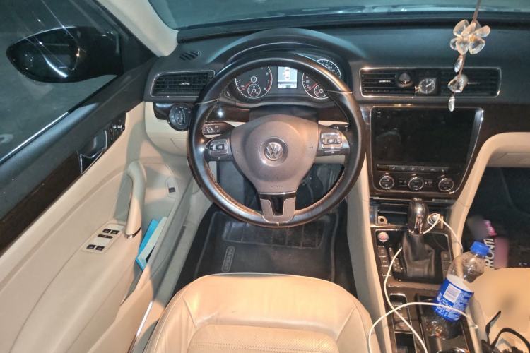 Used Volkswagen Passat 2014 1.8TSI DSG Prestige Edition Steering Wheel