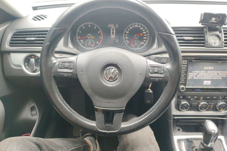Used Volkswagen Passat 2014 1.8TSI DSG Prestige Edition Steering Wheel