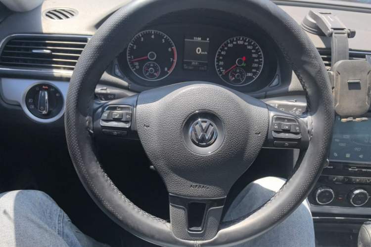Used Volkswagen Passat 2014 1.8TSI DSG Prestige Edition Steering Wheel