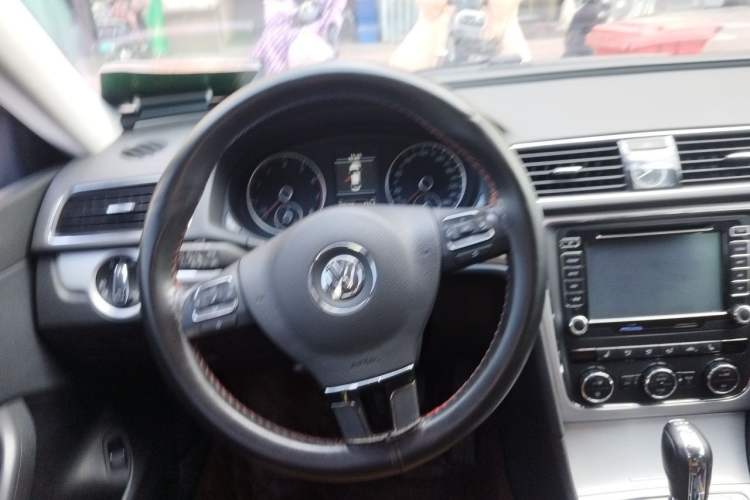 Used Volkswagen Passat 2014 1.8TSI DSG Prestige Edition Steering Wheel