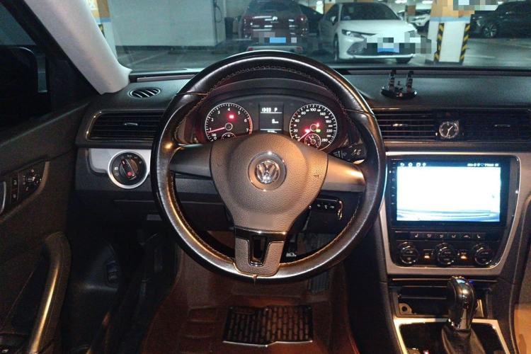 Used Volkswagen Passat 2014 1.8TSI DSG Prestige Edition Steering Wheel