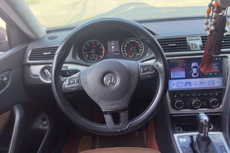 Used Volkswagen Passat 2014 1.8TSI DSG Prestige Edition Steering Wheel