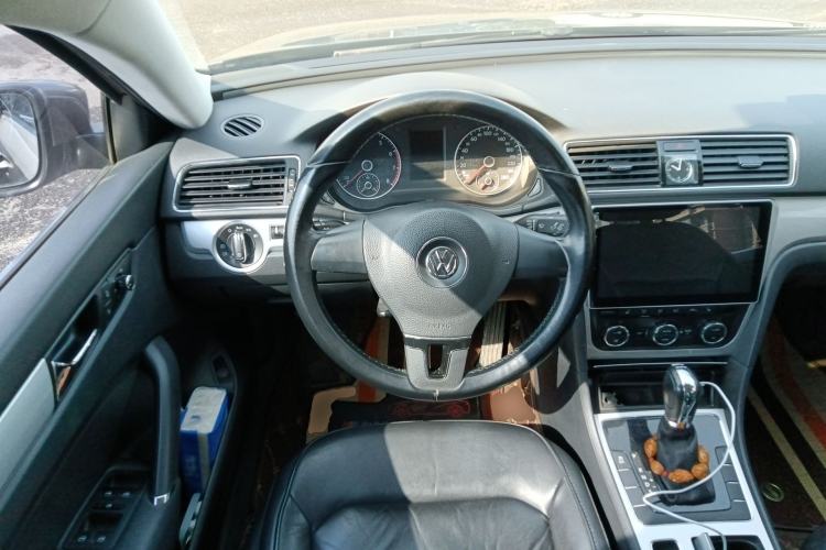 Used Volkswagen Passat 2014 1.8TSI DSG Prestige Edition Steering Wheel