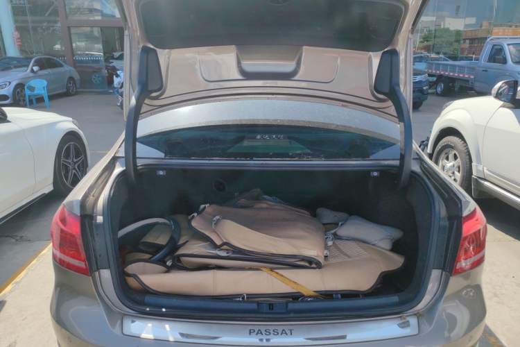 Used Volkswagen Passat 2014 1.8TSI DSG Prestige Edition Trunk