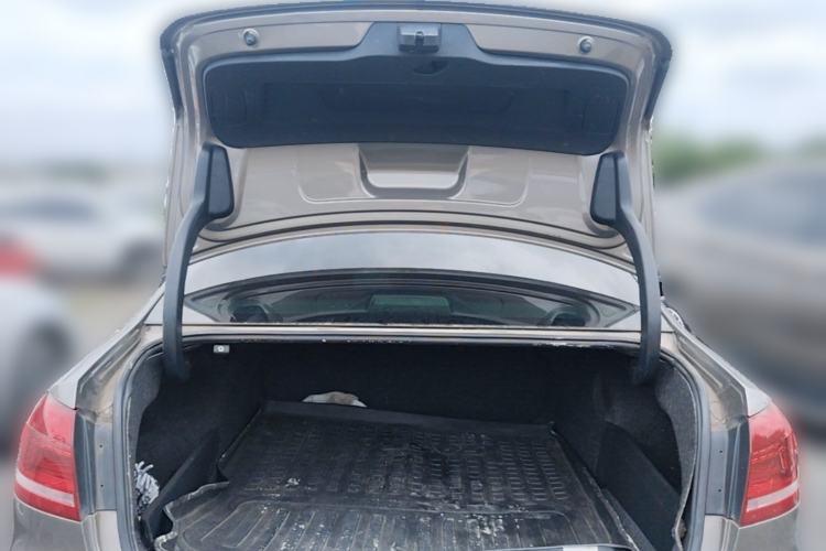 Used Volkswagen Passat 2014 1.8TSI DSG Prestige Edition Trunk