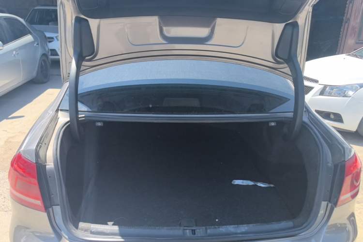 Used Volkswagen Passat 2014 1.8TSI DSG Prestige Edition Trunk