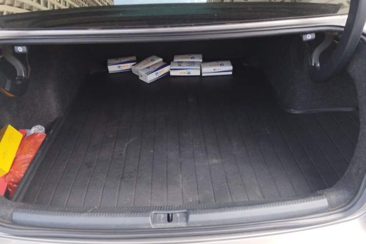 Used Volkswagen Passat 2014 1.8TSI DSG Prestige Edition Trunk