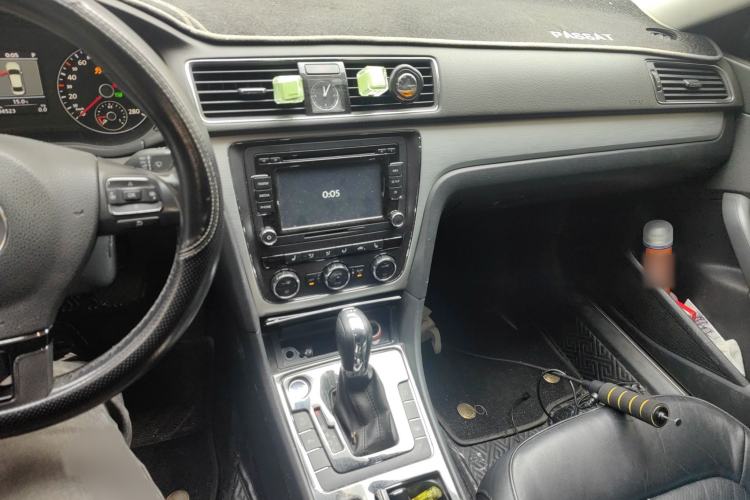 Used Volkswagen Passat 2015 1.8TSI DSG Prestige Edition Audio And AC Panel