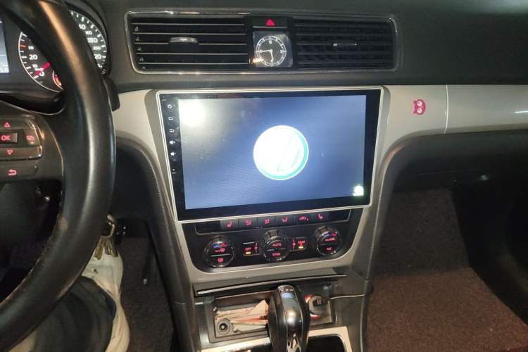 Used Volkswagen Passat 2015 1.8TSI DSG Prestige Edition Audio And AC Panel