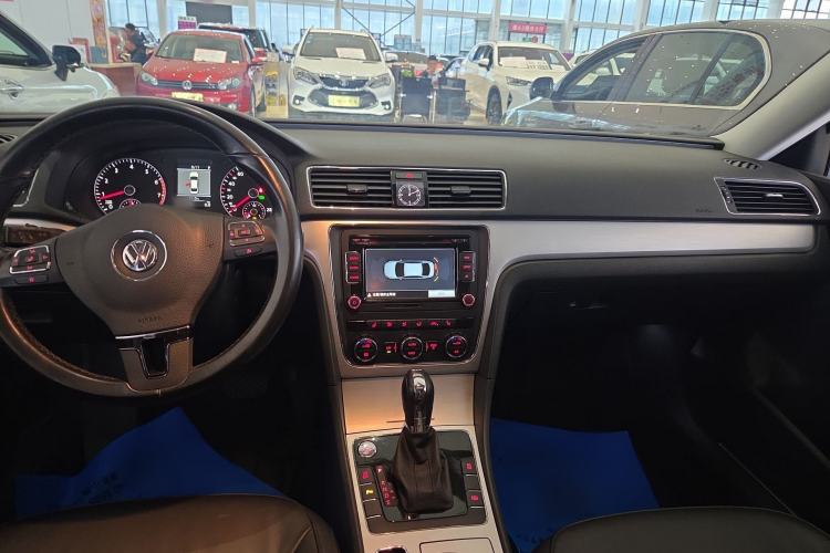 Used Volkswagen Passat 2015 1.8TSI DSG Prestige Edition Audio And AC Panel