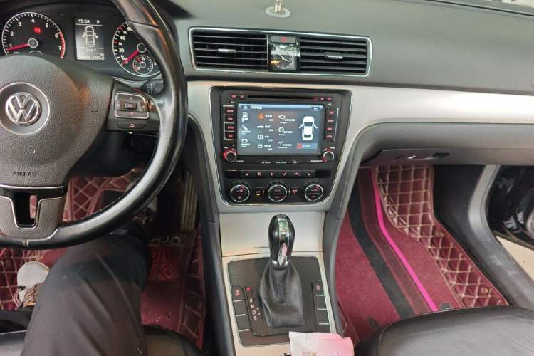 Used Volkswagen Passat 2015 1.8TSI DSG Prestige Edition Audio And AC Panel