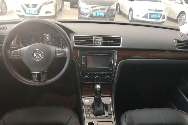 Used Volkswagen Passat 2015 1.8TSI DSG Prestige Edition Audio And AC Panel
